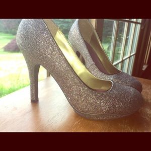 Madden Girl Barbie Pink & Silver Glittery Heels size 8.5 US